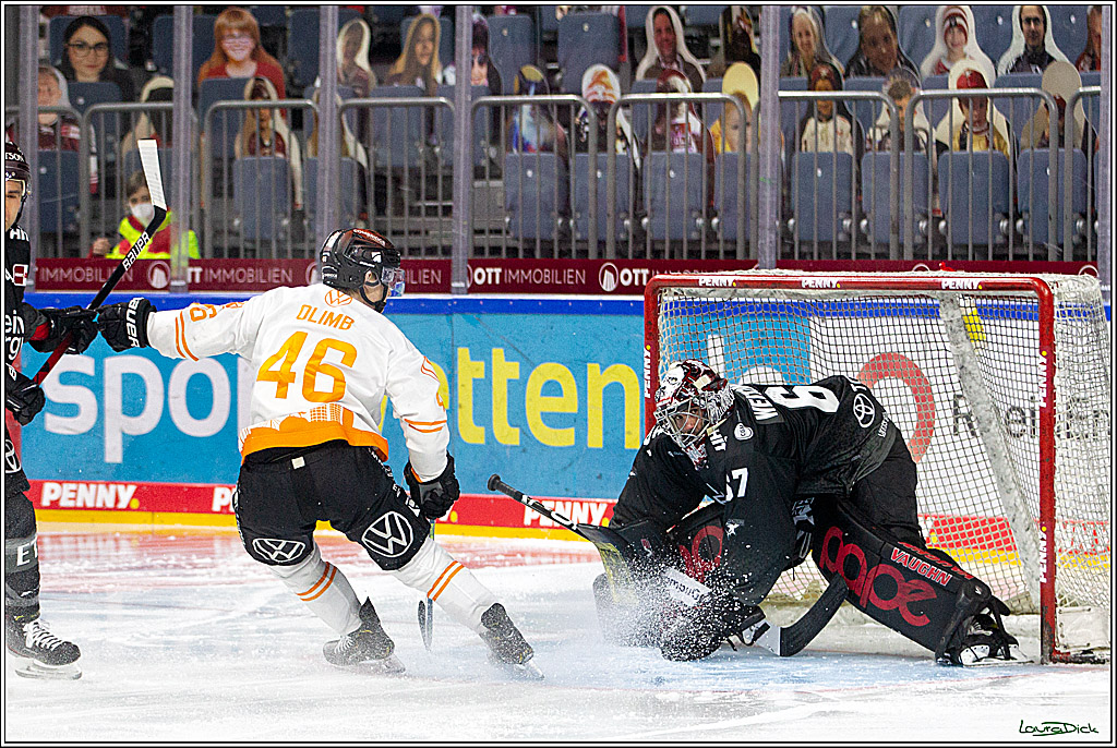 PENNY DEL;  Koelner Haie - Wolfsburg Grizzlys; Koeln, 17.03.2021